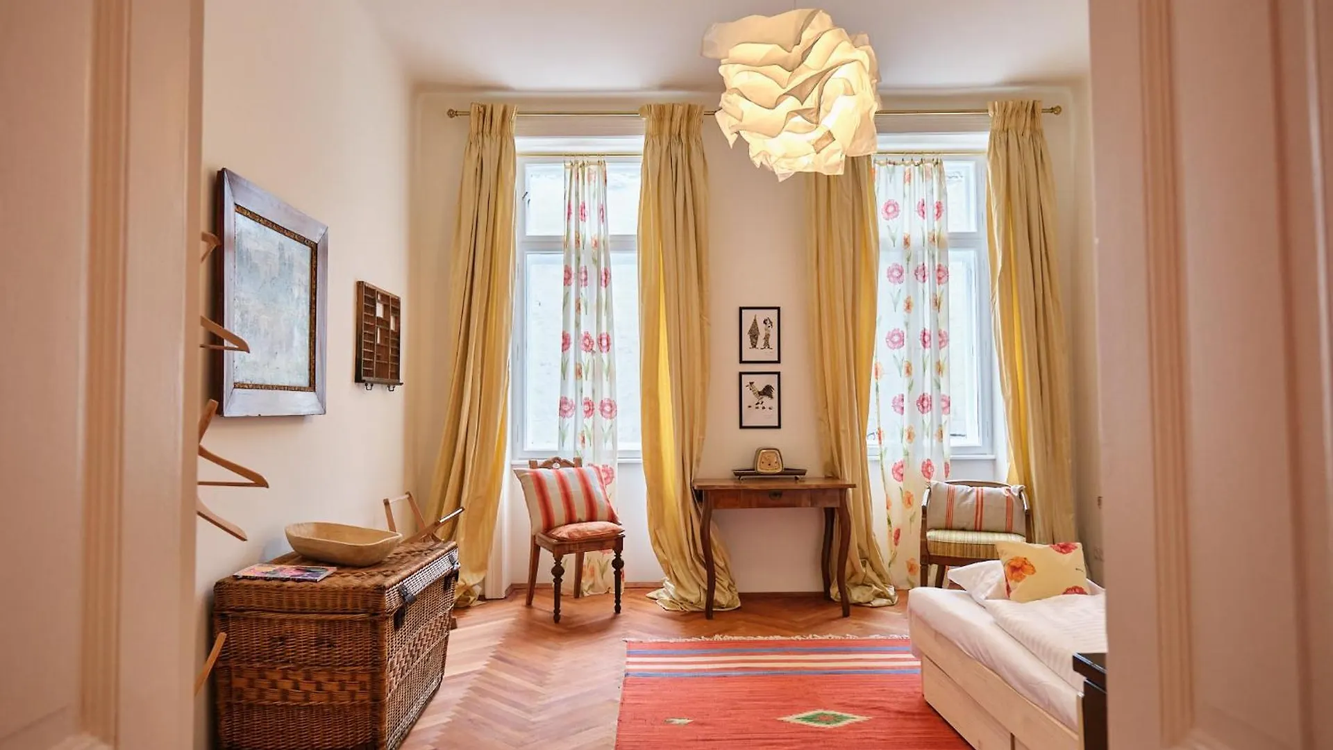 Slow Living I Schoenbrunn Und Park Naehe I Penzing Bahnhof Vienna Apartment