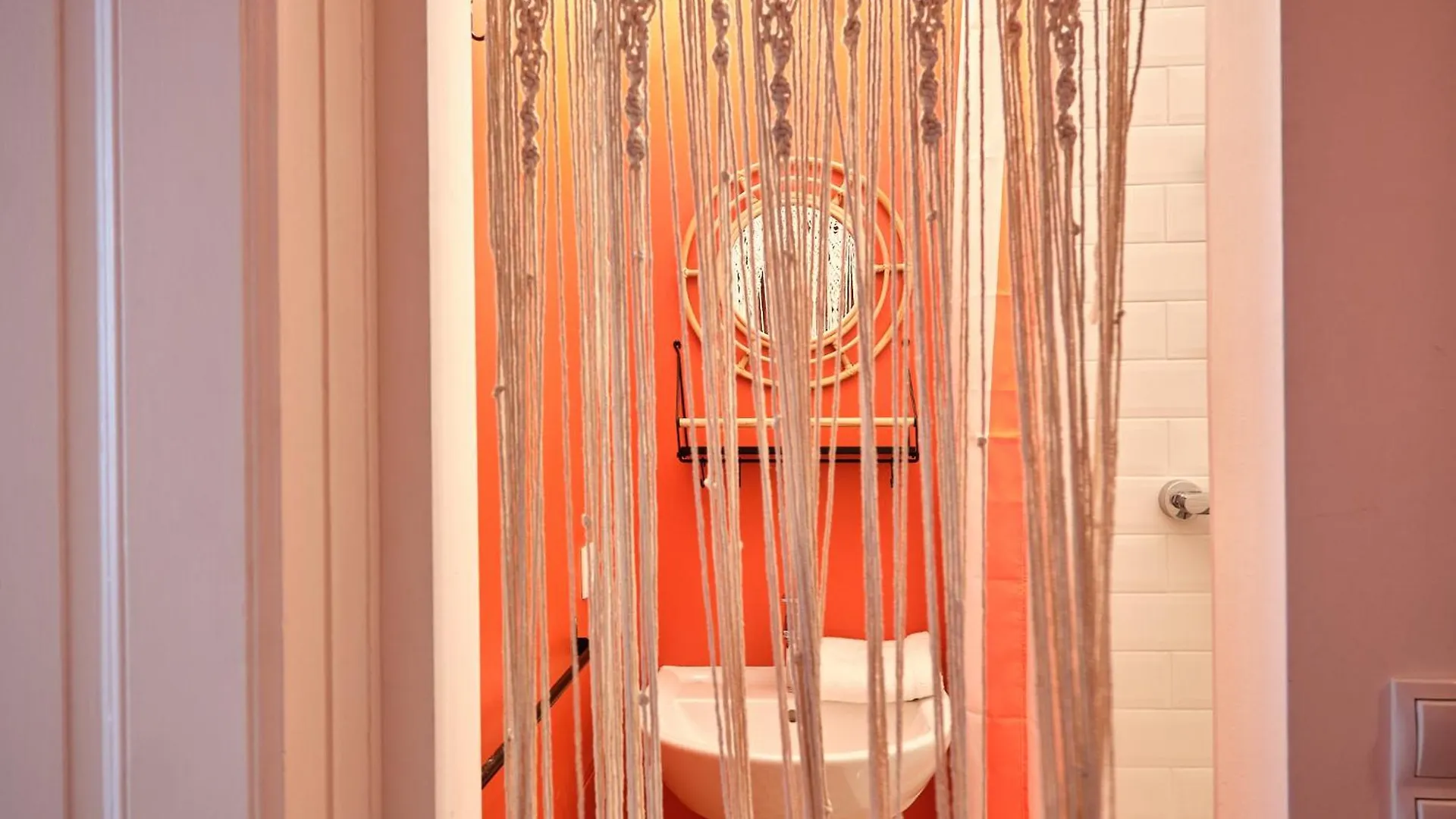 Slow Living I Schoenbrunn Und Park Naehe I Penzing Bahnhof Vienna 0*,  Austria