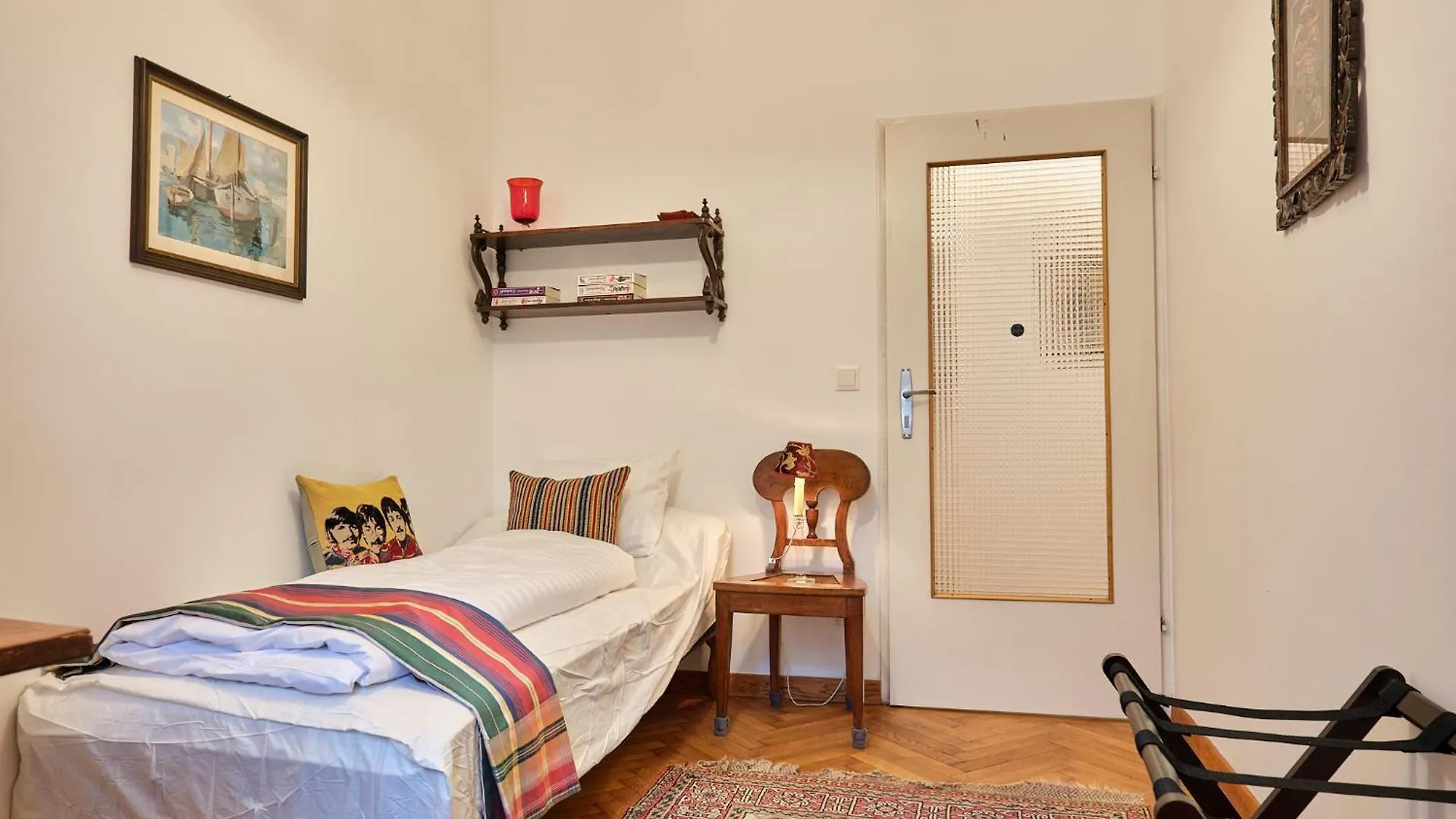 Slow Living I Schoenbrunn Und Park Naehe I Penzing Bahnhof Vienna Austria