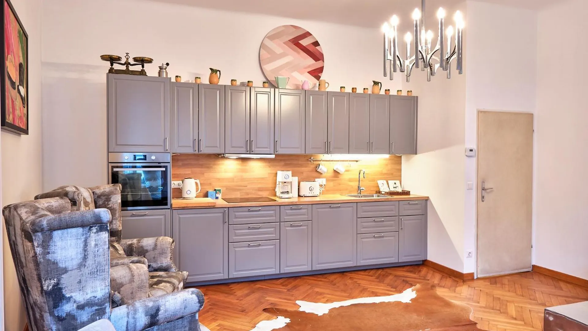 Slow Living I Schoenbrunn Und Park Naehe I Penzing Bahnhof Vienna 0*,  Austria