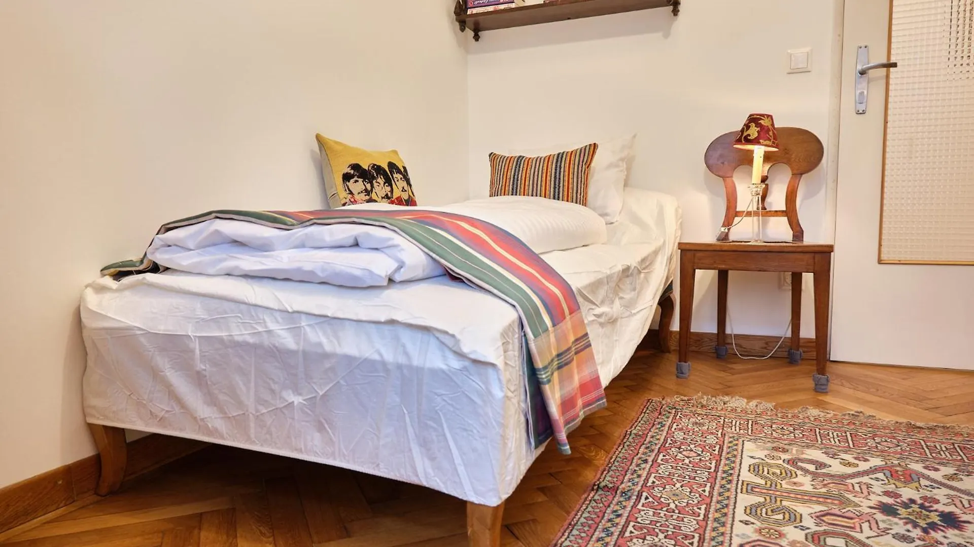 Slow Living I Schoenbrunn Und Park Naehe I Penzing Bahnhof Vienna Austria